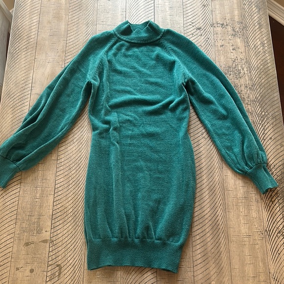 Exlura Dresses & Skirts - Exlura Green Dress